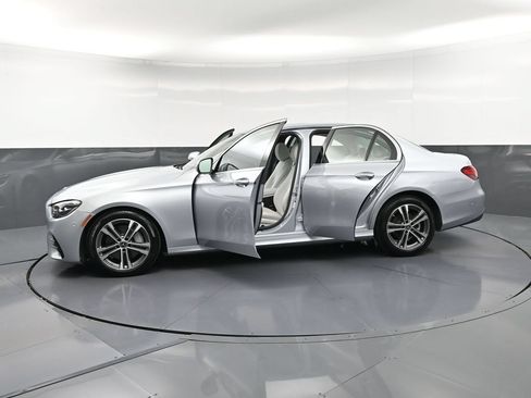 Used 2023 Mercedes-Benz E 350 4MATIC Sedan image 39