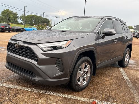 Used 2025 Toyota RAV4 XLE w/ Convenience Package FWD image 10