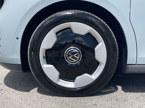 Used 2025 Volkswagen ID. Buzz Pro S RWD image 38