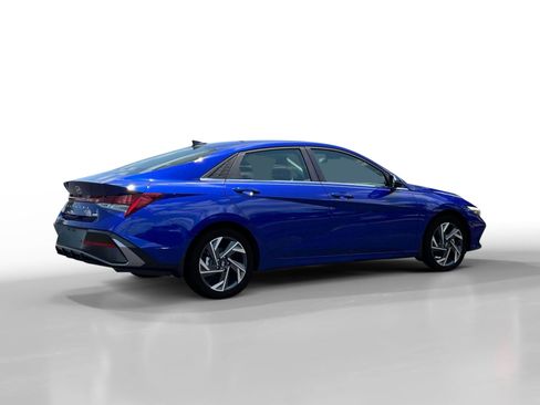 New 2025 Hyundai Elantra Limited image 8