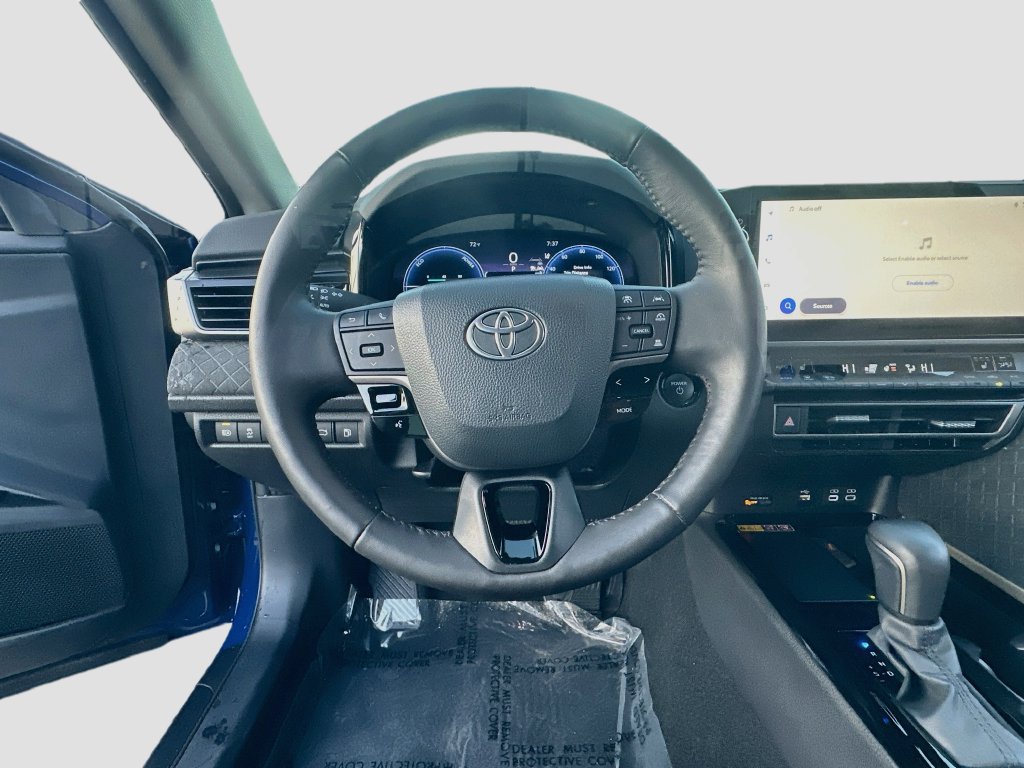 Used 2025 Toyota Camry XLE FWD image 11