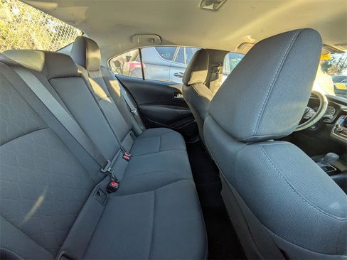 Used 2020 Toyota Corolla LE image 9