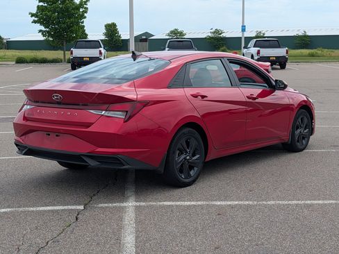 Used 2023 Hyundai Elantra SEL FWD image 4