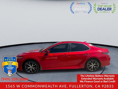 Used 2023 Toyota Camry SE w/ Convenience Package FWD image 2
