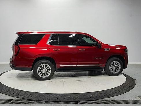 Used 2022 GMC Yukon SLT w/ SLT Luxury Package AWD/4WD image 8