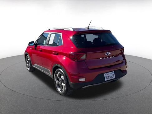 Used 2025 Hyundai Venue SEL image 11