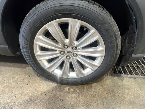 Used 2020 Ford Explorer Limited w/ Class III Trailer Tow Package AWD/4WD image 9