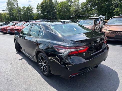 Used 2024 Toyota Camry SE w/ Cold Weather Package FWD image 7