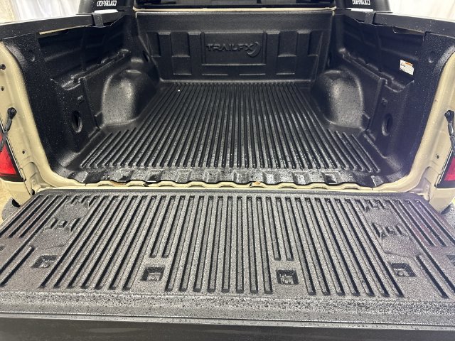 Used 2022 Chevrolet Colorado Z71 AWD/4WD image 22