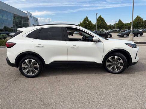 Used 2023 Ford Escape Platinum w/ Premium Technology Package AWD/4WD image 8