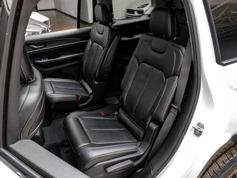 Used 2023 Jeep Grand Cherokee L Limited AWD/4WD image 43