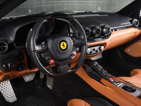 Used 2014 Ferrari F12 Berlinetta RWD image 4