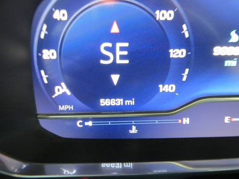 Used 2022 Chevrolet Suburban High Country image 23