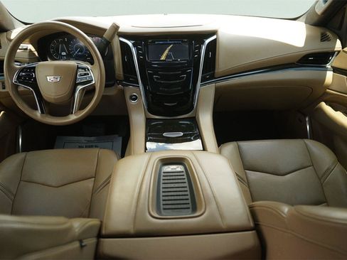 Used 2020 Cadillac Escalade ESV Platinum AWD/4WD image 23