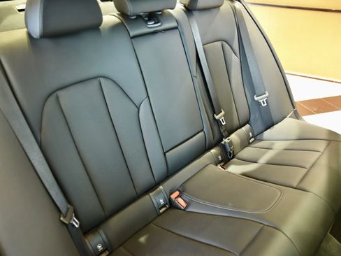 Used 2025 BMW 330i xDrive Sedan AWD/4WD image 22