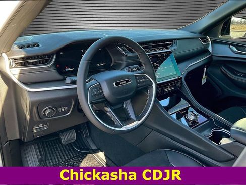 New 2025 Jeep Grand Cherokee L Altitude image 7