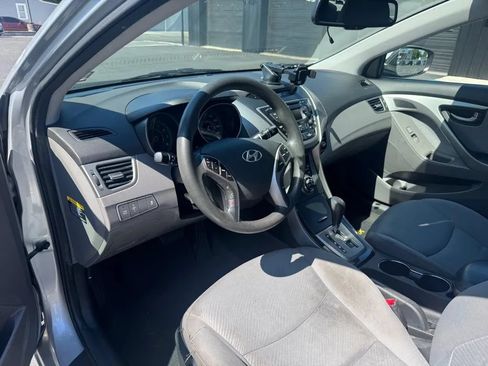 Used 2013 Hyundai Elantra GLS w/ Preferred Pkg FWD image 5