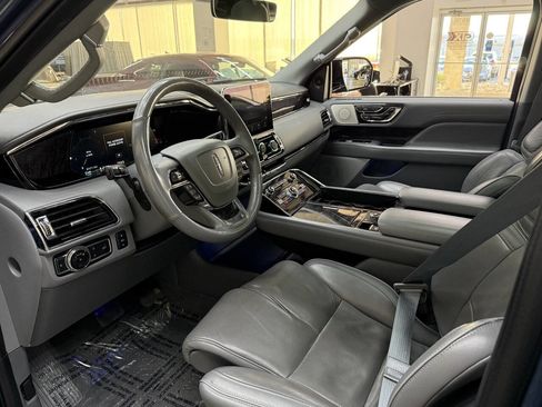 Used 2019 Lincoln Navigator Reserve image 21