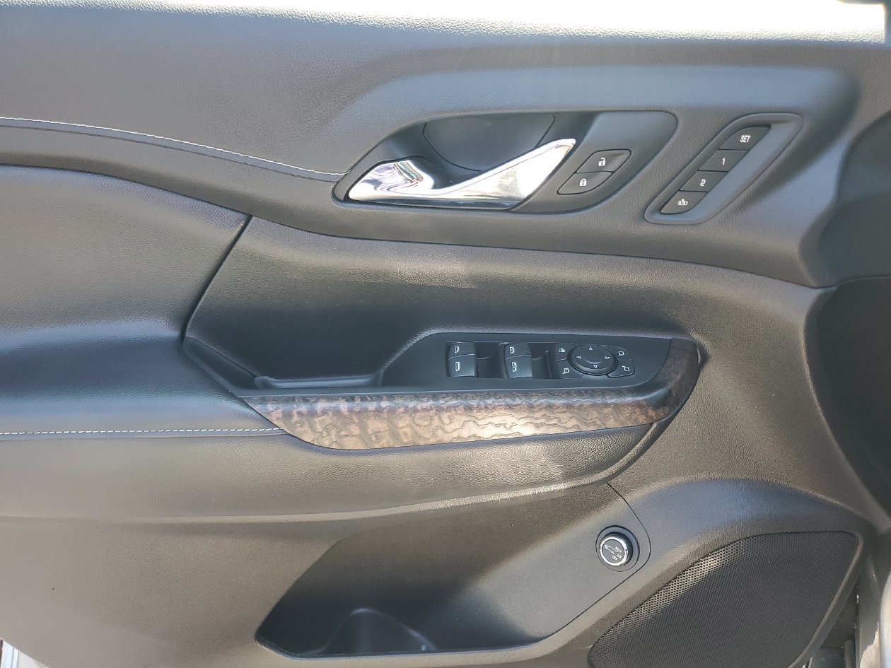 Used 2023 GMC Acadia Denali w/ Denali Ultimate Package FWD image 16
