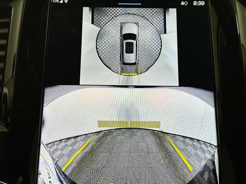 Used 2025 Volvo XC90 B5 Plus w/ Protection Package Premier image 15