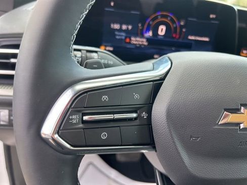 New 2026 Chevrolet Traverse LT w/ Sun and Wheel Package FWD image 19
