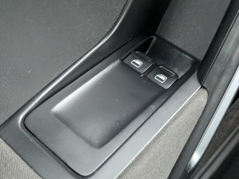 Used 2016 Volkswagen Beetle 1.8T S FWD image 17