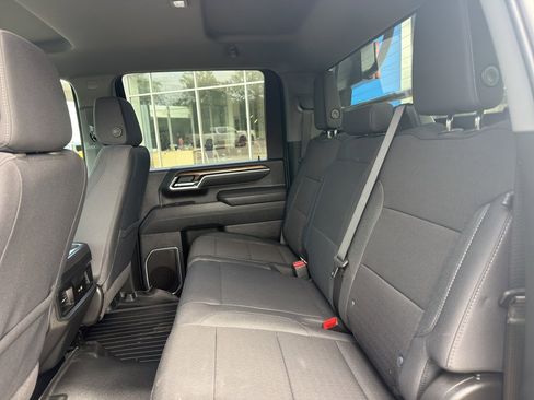 Used 2025 Chevrolet Silverado 2500 LT w/ Convenience Package AWD/4WD image 5