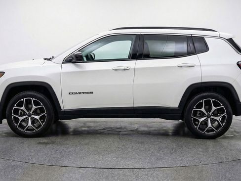 Used 2025 Jeep Compass Limited image 5
