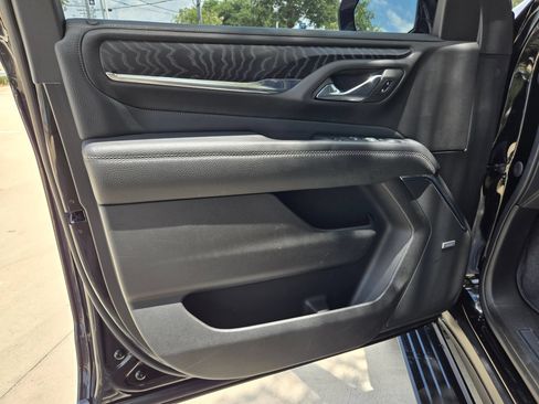 Used 2023 GMC Yukon XL Denali AWD/4WD image 19