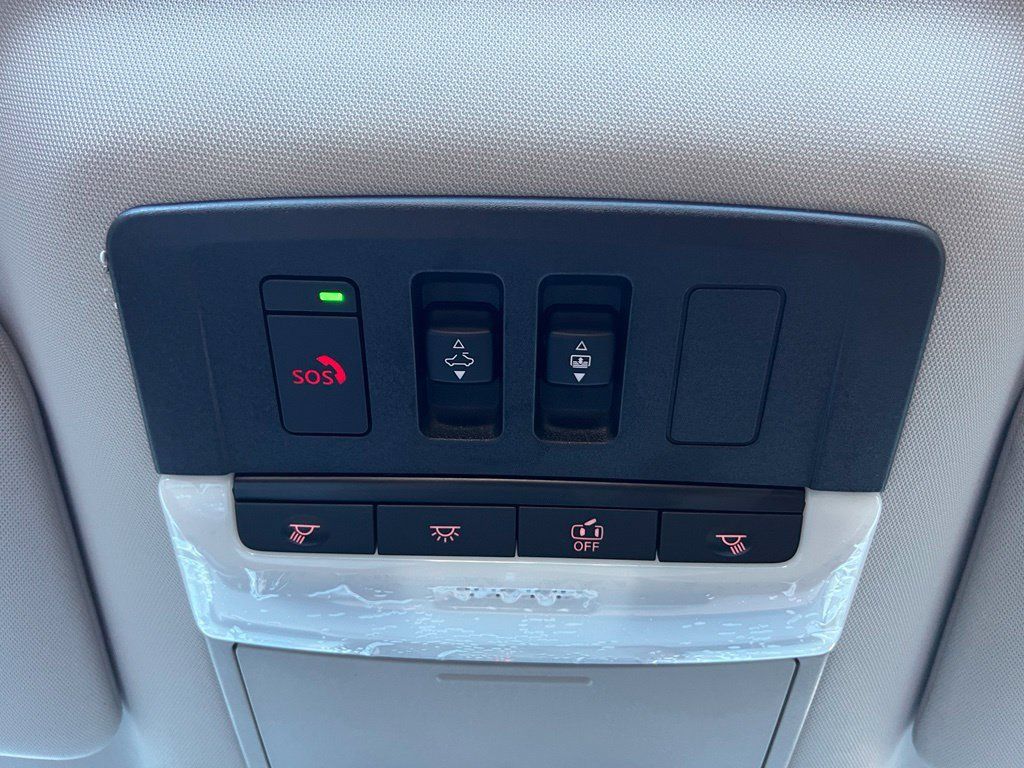 Used 2026 Nissan Pathfinder Platinum w/ Cargo Package AWD/4WD image 32