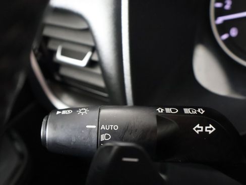 Used 2023 Nissan Rogue SV w/ SV Premium Package image 40