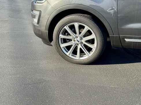 Used 2017 Ford Explorer Limited AWD/4WD image 8