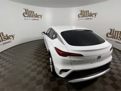 Used 2025 Buick Envista Preferred w/ Convenience I Package image 7