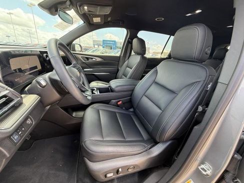 Used 2026 Chevrolet Traverse LT FWD image 17