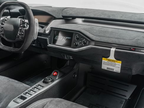 Used 2019 Ford GT RWD image 14
