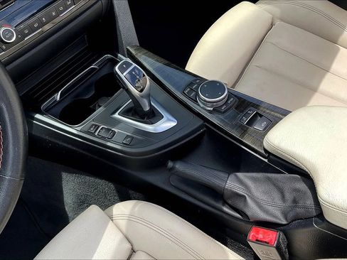 Used 2016 BMW 428i xDrive Convertible AWD/4WD image 18