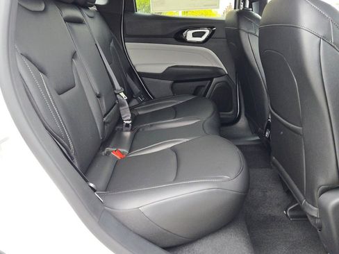 New 2026 Jeep Compass Limited image 10