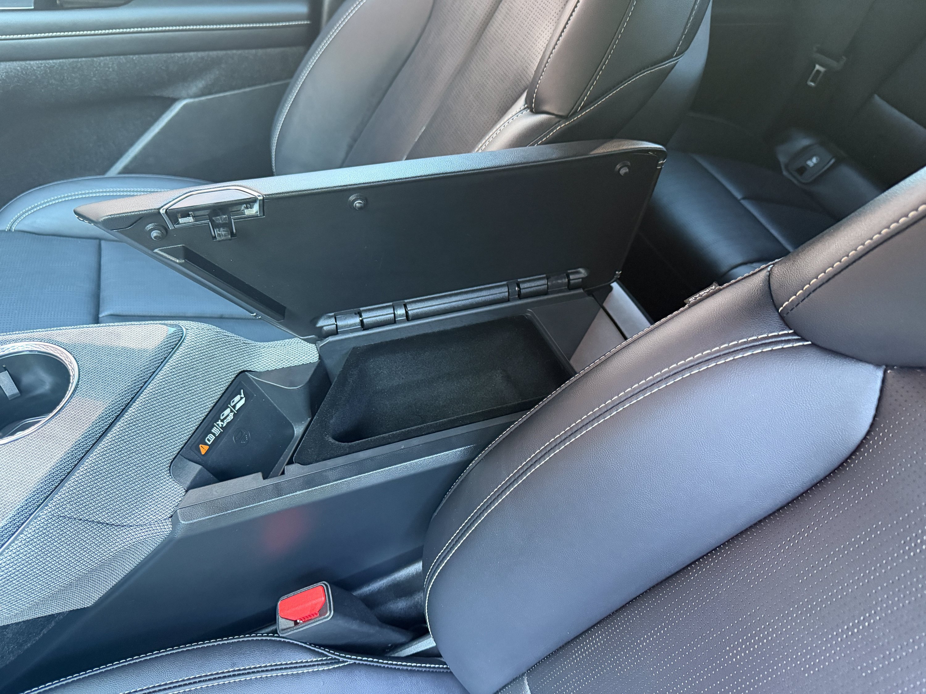 Used 2025 Cadillac Optiq Luxury 2 w/ LPO, Floor Liner Package AWD/4WD image 30