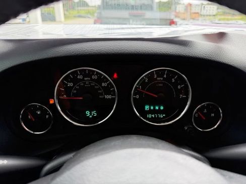 Used 2018 Jeep Wrangler Sport AWD/4WD image 17
