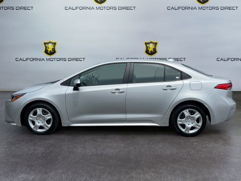 Used 2025 Toyota Corolla LE FWD image 2