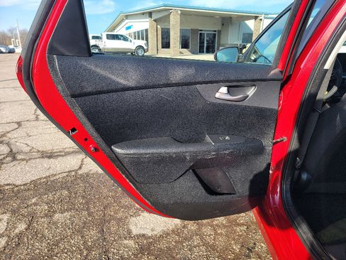 Used 2019 Kia Forte LXS image 22