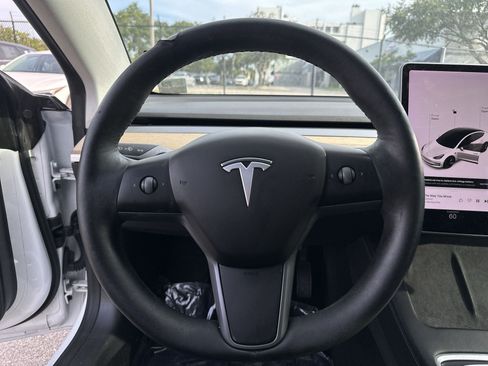 Used 2021 Tesla Model 3 Standard Range Plus RWD image 11