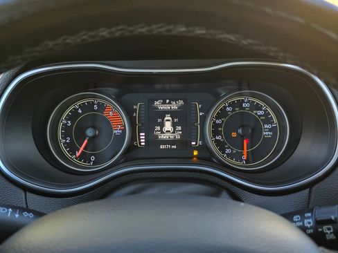 Used 2019 Jeep Cherokee Latitude Plus image 15