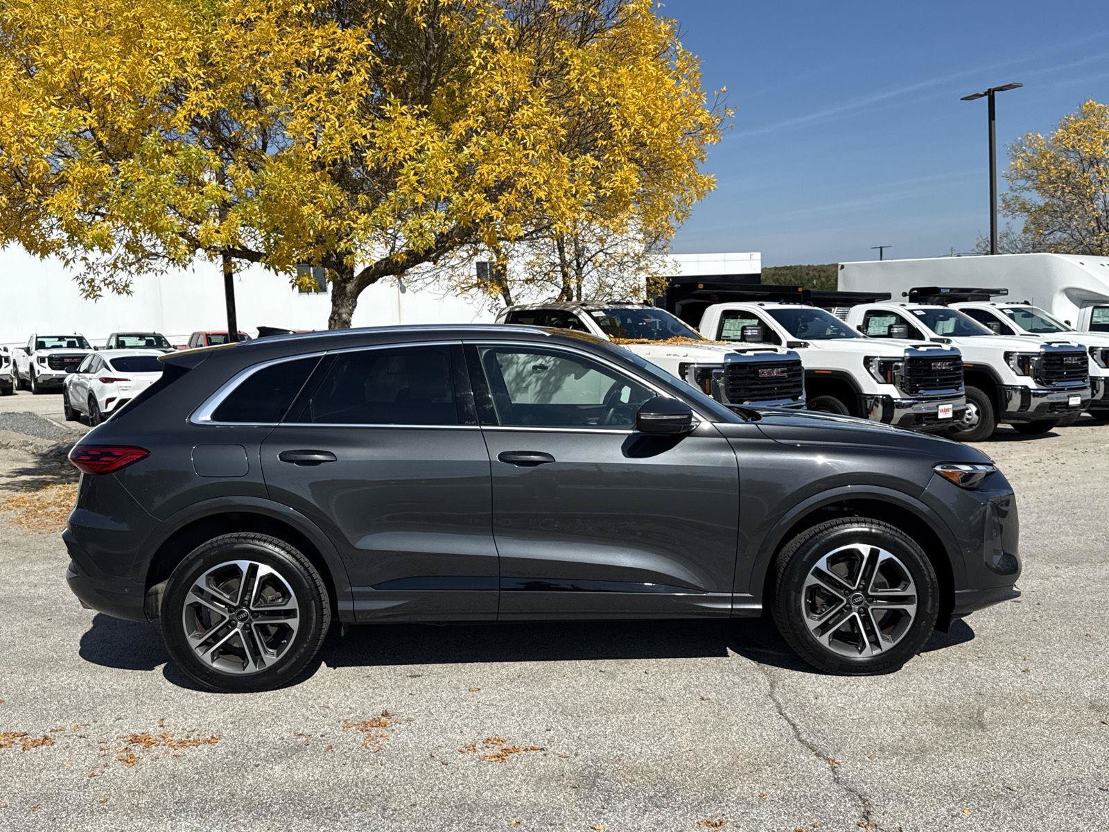 Used 2025 Audi Q5 Premium AWD/4WD image 7