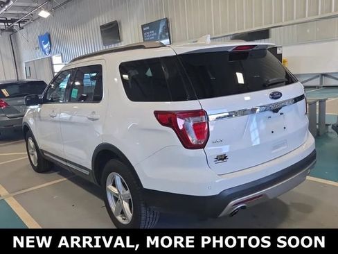 Used 2017 Ford Explorer XLT w/ Equipment Group 201A image 2