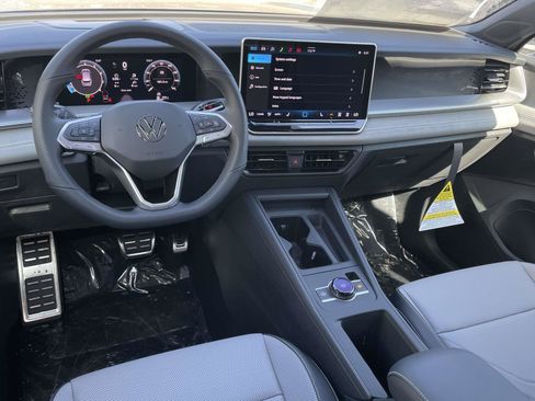 New 2026 Volkswagen Tiguan SE R-Line FWD image 7