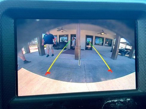 Used 2019 Jeep Wrangler Unlimited Sahara image 17