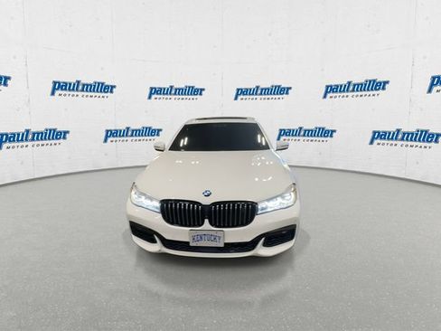 Used 2018 BMW 750i RWD image 4