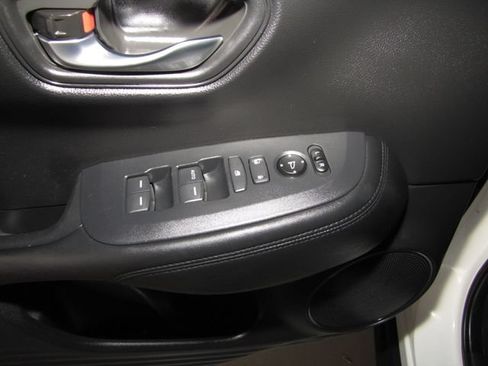 Certified 2024 Honda HR-V LX image 10