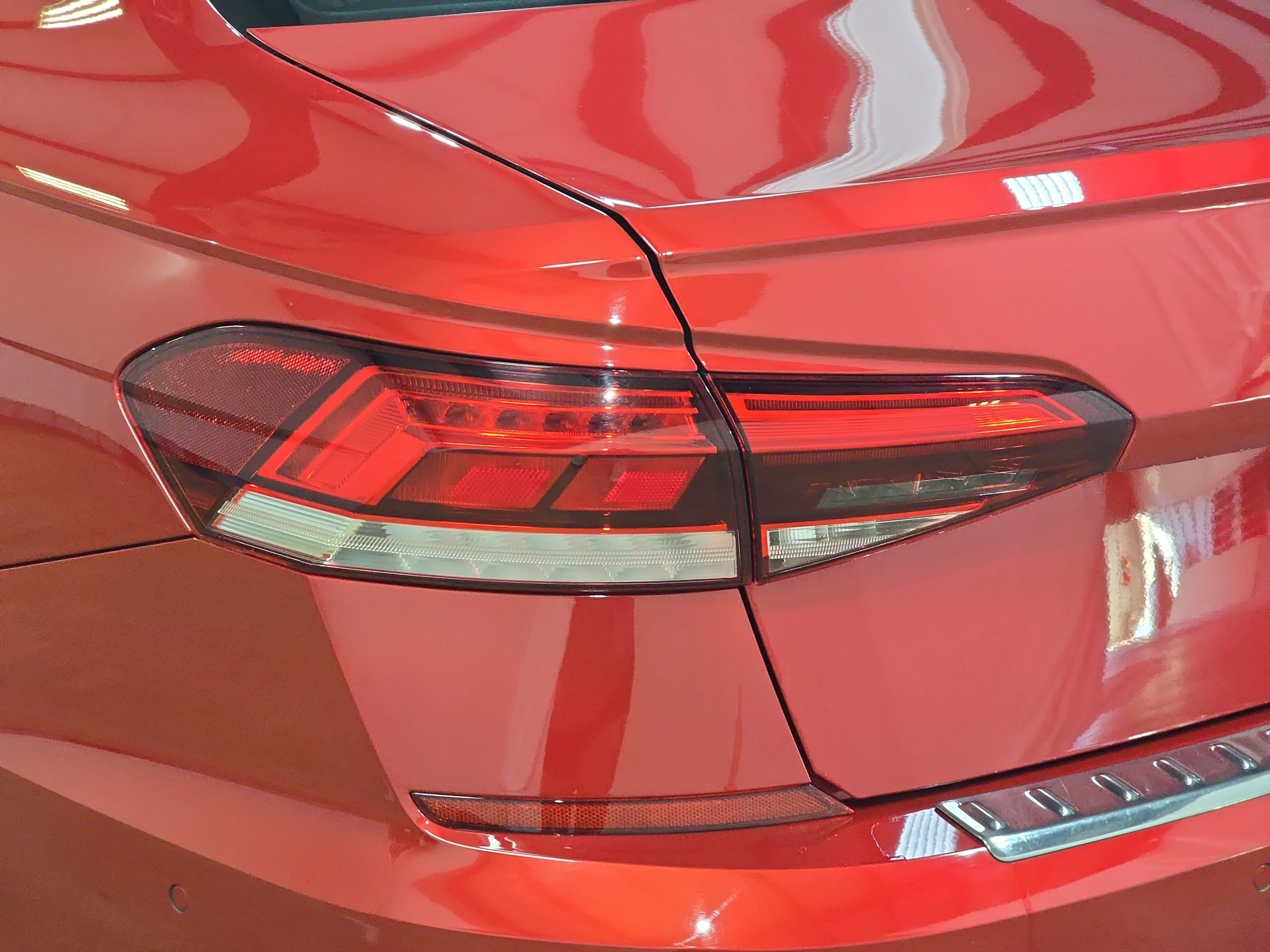 Used 2020 Volkswagen Passat 2.0T SEL FWD image 30